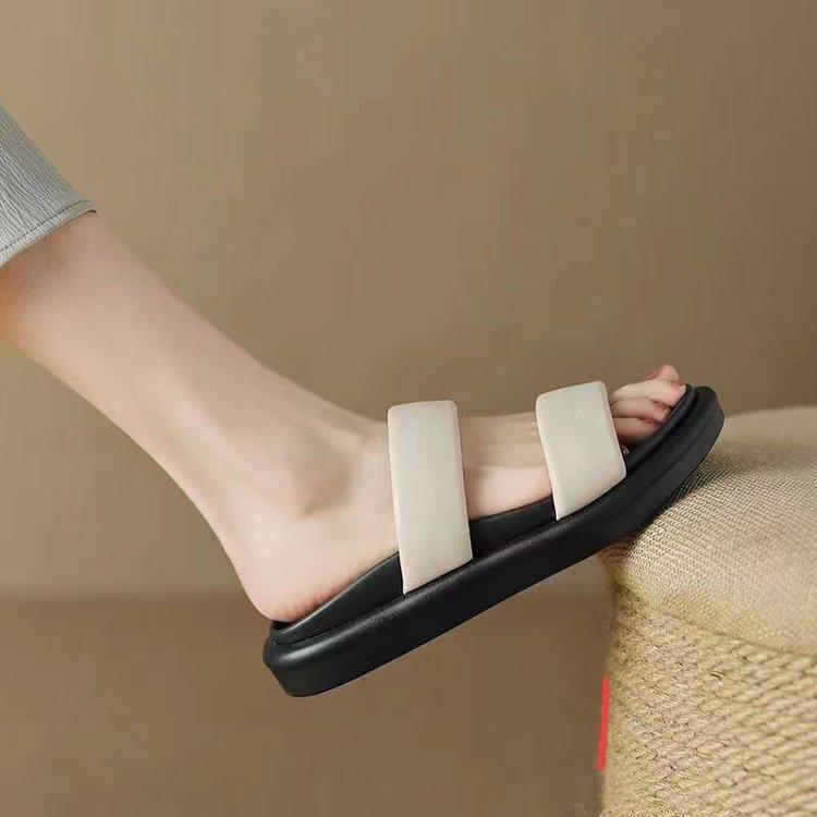 

Outer thick-soled Roman slippers women s 2025 summer new fashion soft leather cool slippers wedge heel flat open-toed sandals 40