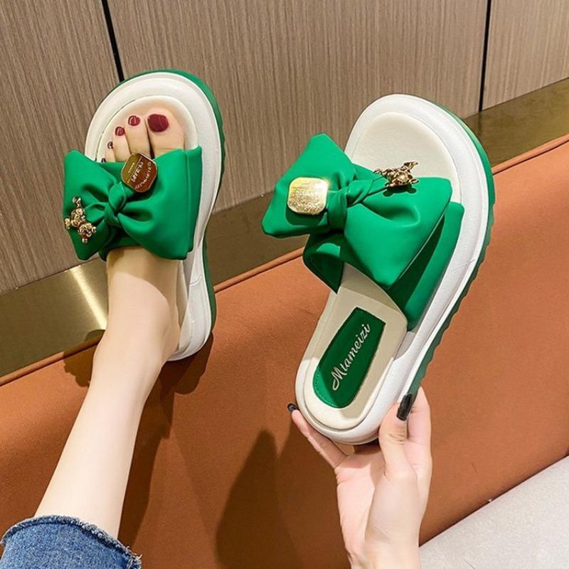Fashion New Women Chunky Rhinestone Butterfly Slippers Flip Flops Holiday Beach Women Sandals Indoor Outdoor Ladies Party Sandals Mujer