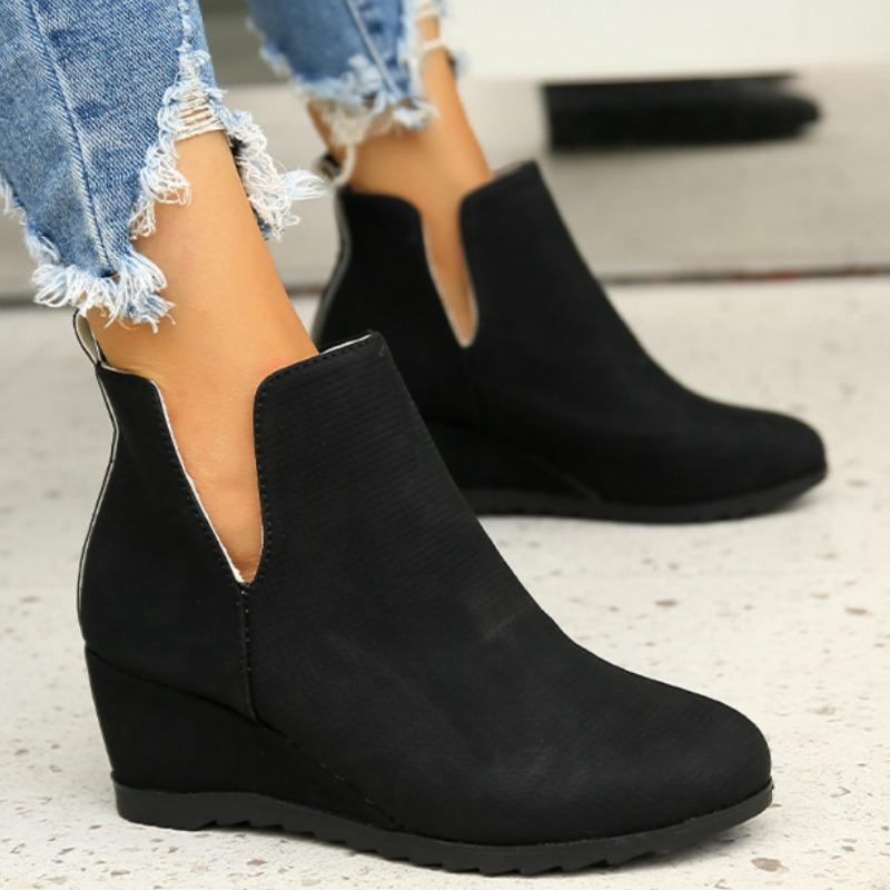 Fashion Women Ankle Boots New Track Designer Pointed Western Boots Women Trend Fashion Platform Wedge Shoes for Women Zapatos De Mujer