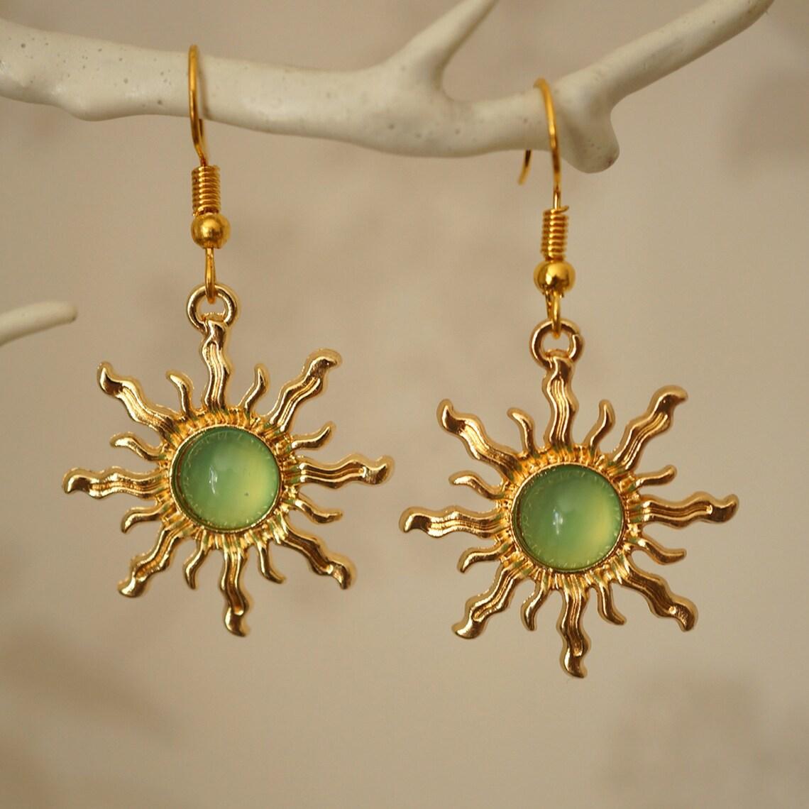 

New Fashion Bohemia Gold Color Sun Green Transparent Flower Dangle Earrings for Women Exaggerate Retro Jewelry Accessories Gifts