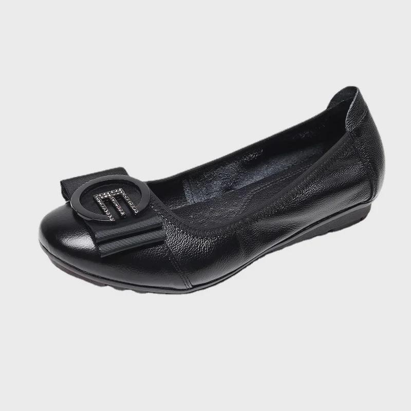Comfortable Leather Women's Flats: Soft Sole Four Seasons Shoes for Spring & Autumn - Ideal for Middle-Aged & Elderly