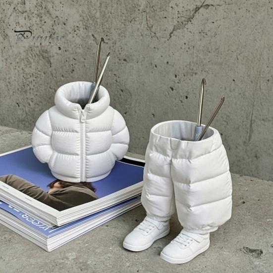 Makeup Brush Holder Pencil Holder, Creative Down Jacket Shape, Durable PETG Large Capacity Desk Organizer for Office Pen Cup, Supplies And Storage Pot