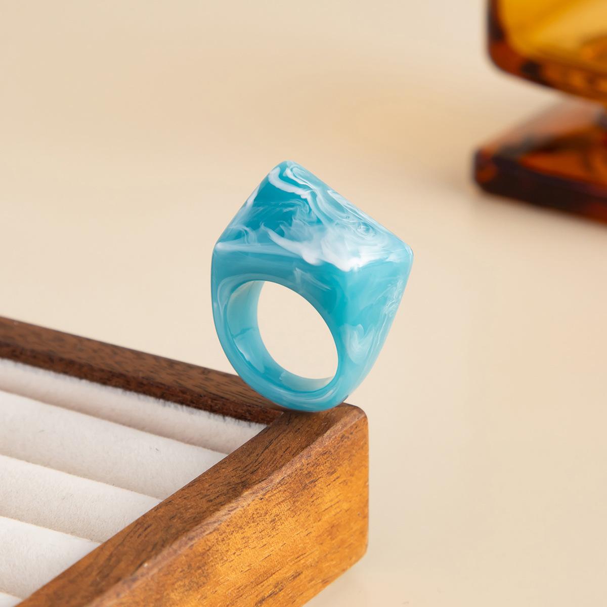 

Модний градієнтний квадратний трикутний виріз смоляне кільце дизайнерське кільце-бандаж у формі жіночої сумочки для жінок INS щоденні мінімалістичні ювелірні вироби