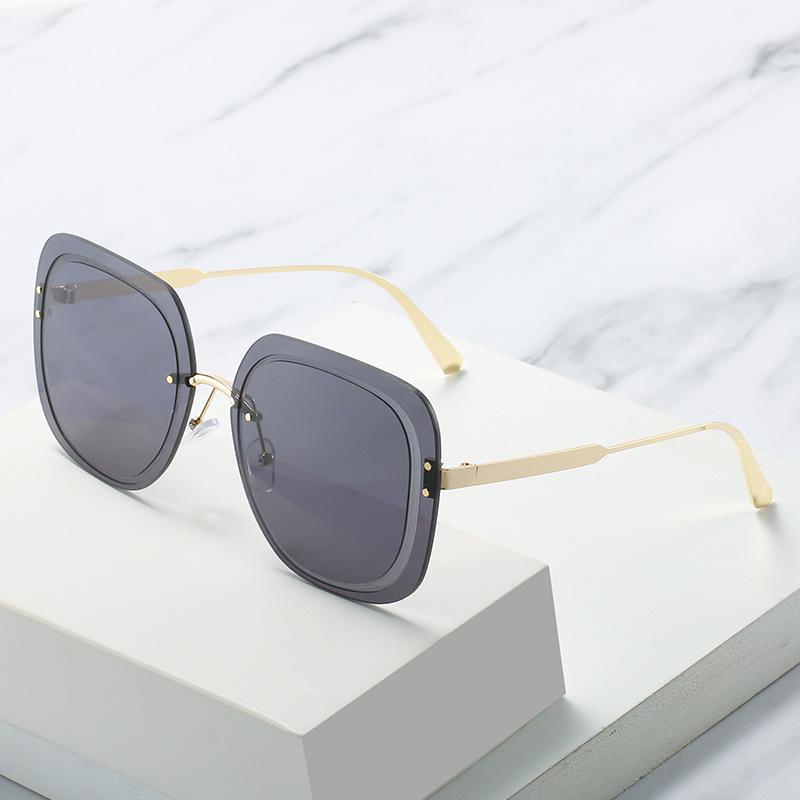 2021 European and American Square Frame Sunglasses with Rice Nail Grooved Lenses for Women