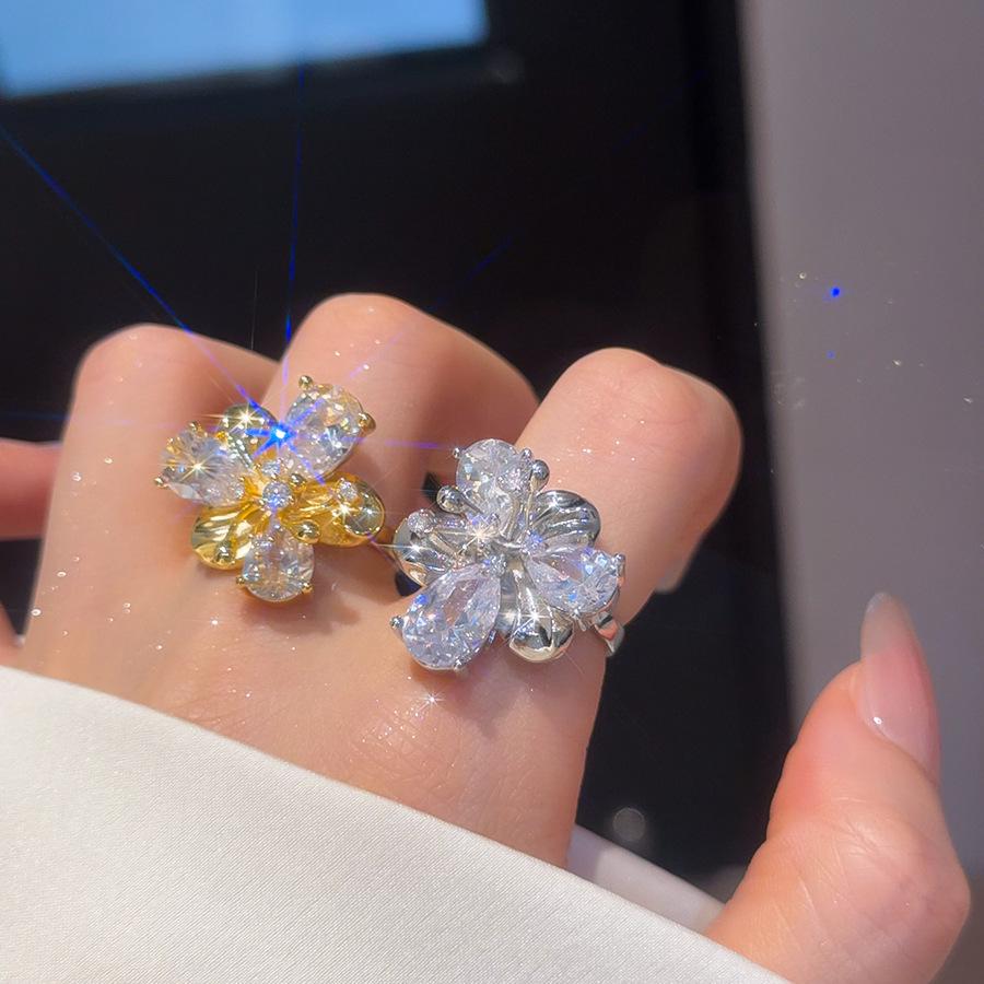 18k Gold-Plated Zirconia Water Drop Flower Ring, Simple Fashion Luxury Jewelry