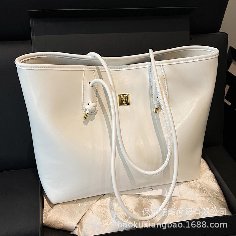 Fashion and casual portable large-capacity tote bag 2025 new simple and versatile shoulder bag high-end commuter women's bag