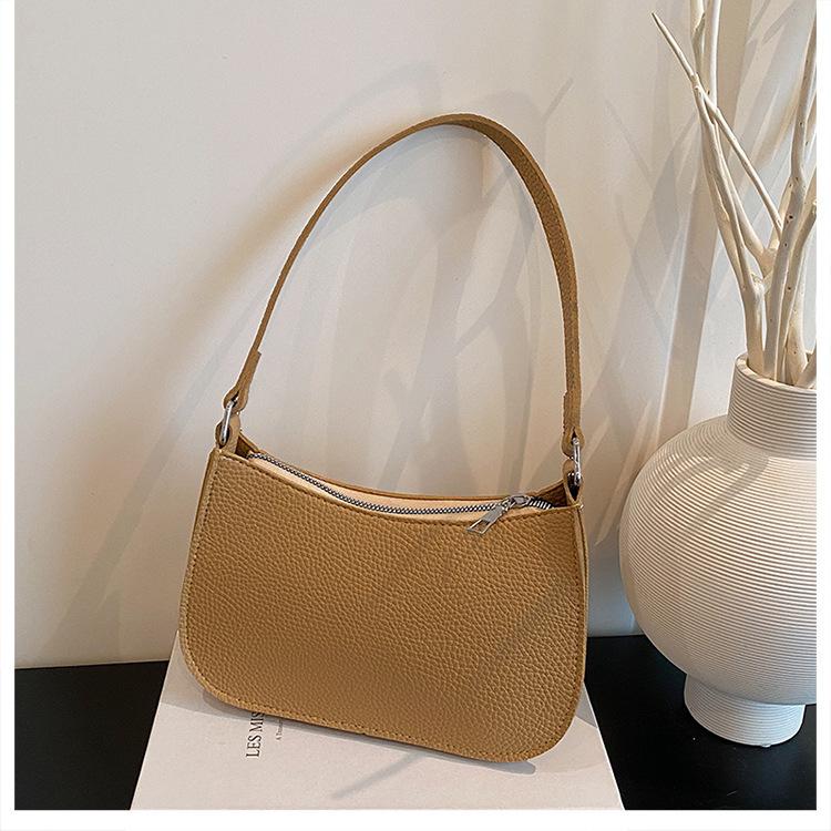 

Гонконгский стиль мода новый однотонный 2025 большая вместимость зарубежный стиль текстура мода одно плечо рука подмышка маленькая квадратная сумка женщины коричневый