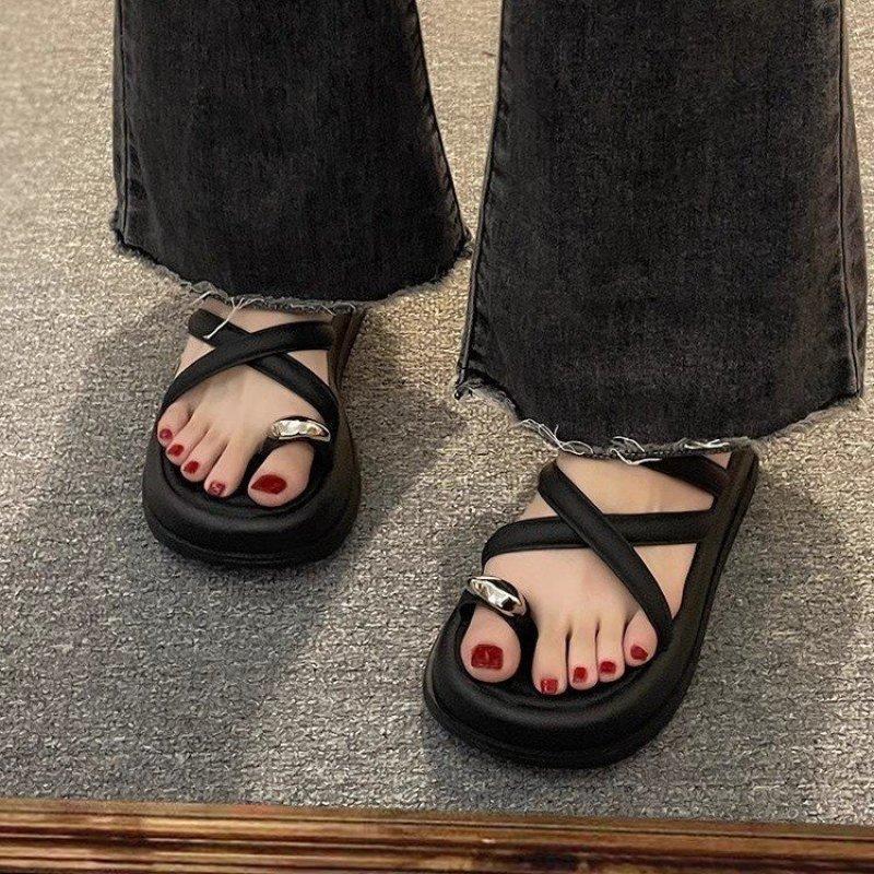 Summer cool slippers women wear new thick-soled heightening small beach shoes high-end set toe half slippers