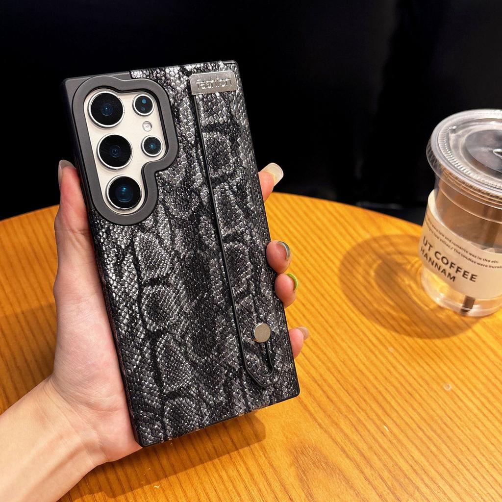 Samsung S25ultra Wristband Bracket S24 Snake Skin Pattern S23ultra Built in Magnetic Suction Phone Case