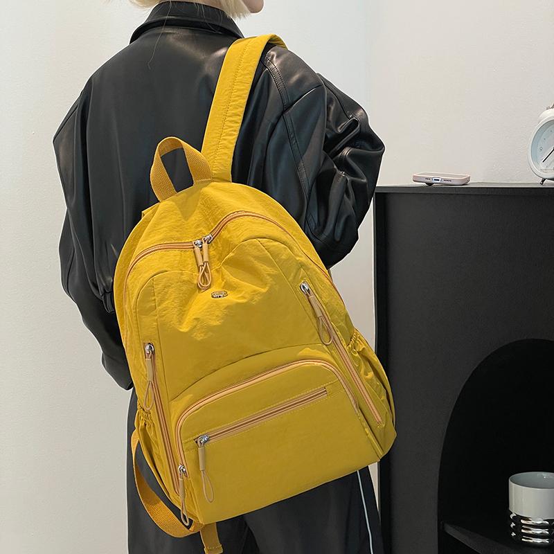 Leichter, wasserdichter Nylon-Rucksack Pendlerrucksack mit großer Kapazität für Damen