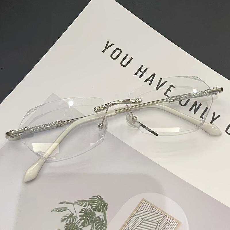 

Vintage Diamond Ultra Light Frame Eye Protection and Anti Blue Light Glasses Suitable for Daily Wear срібний