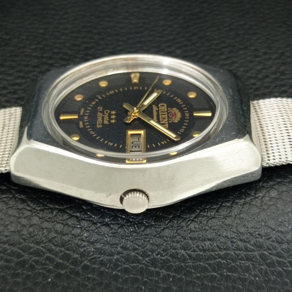 AUTOMATIC VINTAGE ORIENT CRYSTAL JAPAN MENS BLACK COLOR DIAL WATCH A707757-1