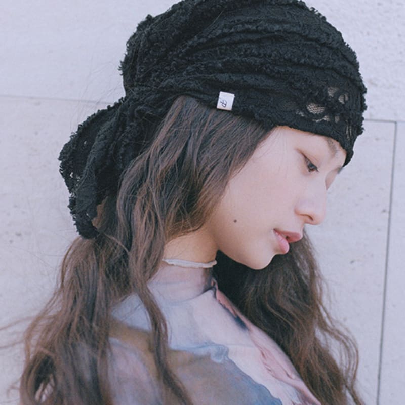 

poesiedame ROSY LACE BANDANA IN BLACK single type