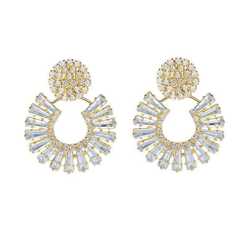Exquisite light luxury zircon circle stud earrings temperament simple and versatile fashion celebrity high sense 1011 new earrings women