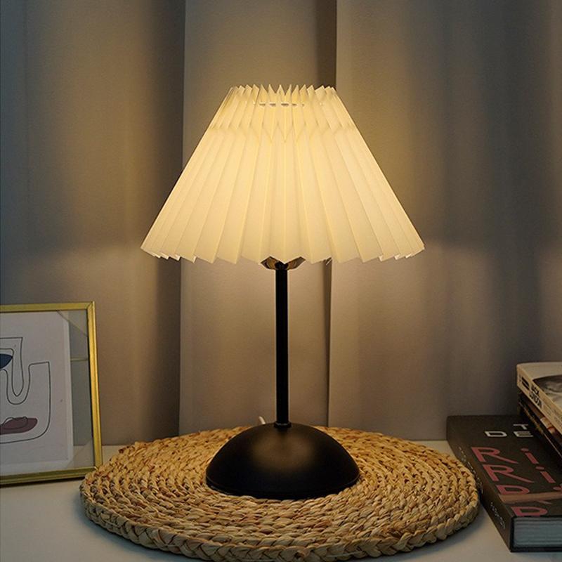 LED Table Lamp Nordic Pleated Fabric USB Plug For Living Room Home Bedroom Atmosphere Decoration Not Including Bulbs