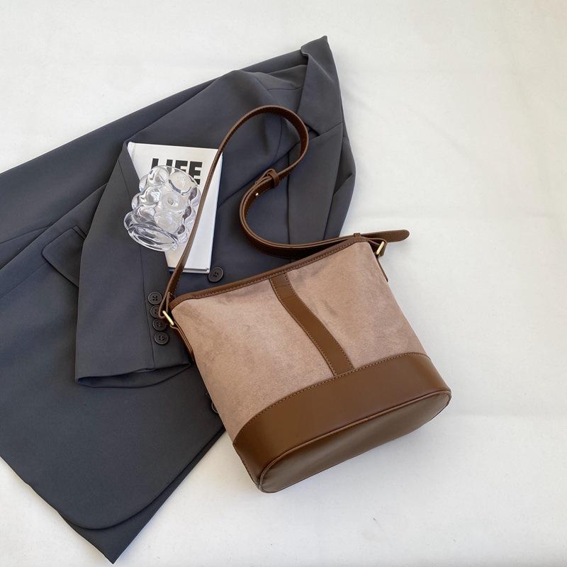 Tasche Damentasche Retro Schlicht Mattfleece Pendler Neue Bucket Bag Hoher Wert Schlicht Ausgehen Schultertasche