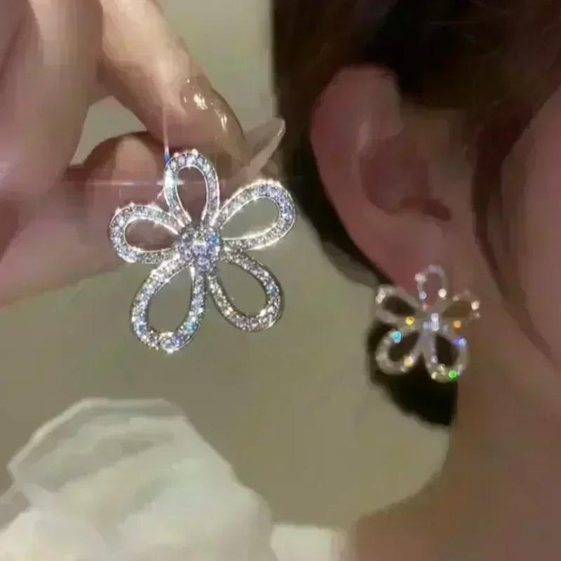 Exquisite Zircon Drop Pendant Golden Earrings for Women Fashionable Personalized Daily Accessories Party Zircon Birthday Gifts