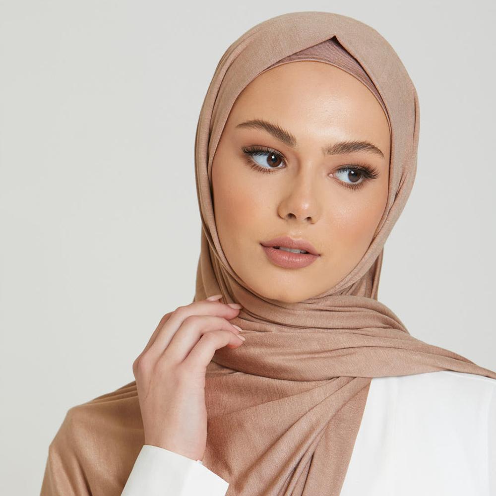 43 Farben Premium Jersey Hijab Damen Schal Muslimischer Schlichter Jersey Hijab Langes Tuch Einfarbiger Jersey Turban Gute Nähte Wickeltücher
