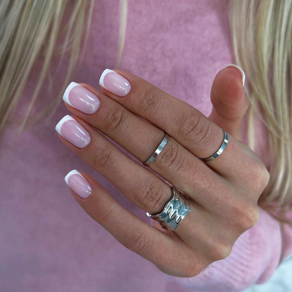 24Pcs Gradient White Short Square Ballet Fake Nails Simple Nude Full Cover Press On Manicure Tips
