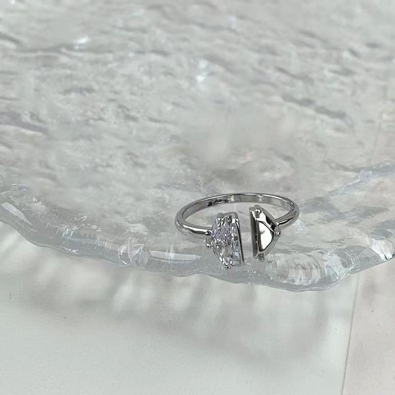 2025 Luxury High-End Fashion Female Temperament Open Ring