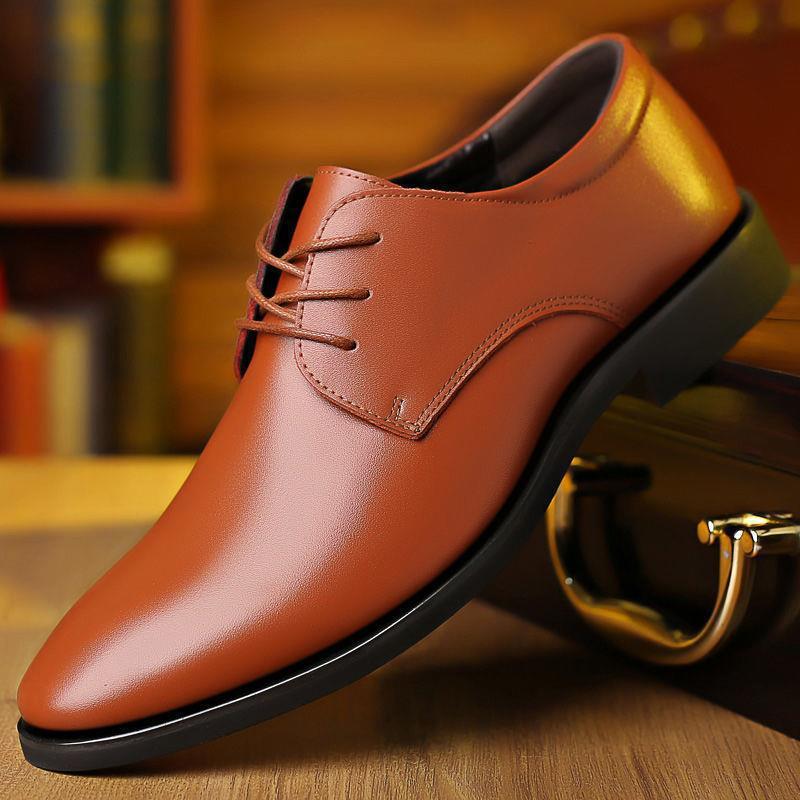 

Leather shoes men s business dress leather shoes casual spring and autumn breathable men s British soft sole pointed groom wedding shoes 44 коричневий