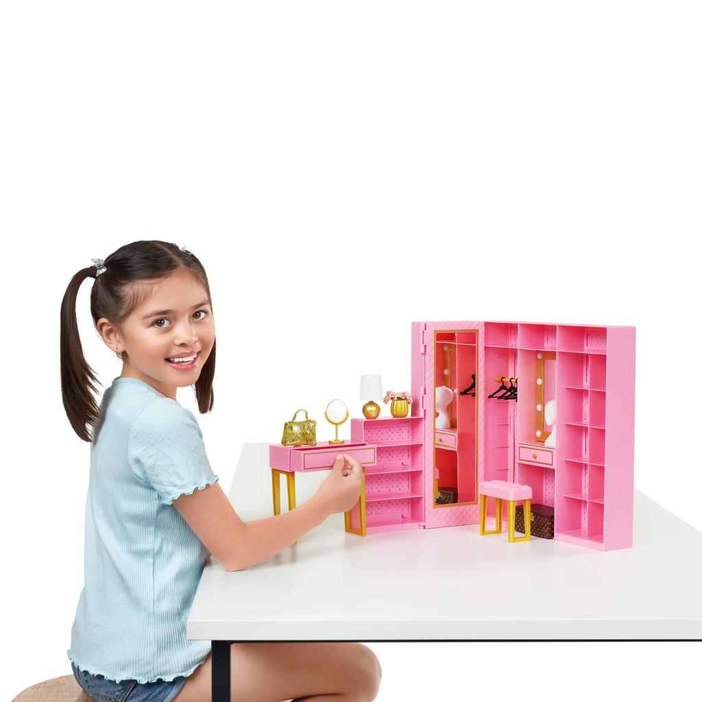 ZURU Mini Brand Mini Fashion Dream Wardrobe with Metallic Mini Fashion Bags and Over 25 Storage Areas - A Great Gift for Girls Who Love Fashion