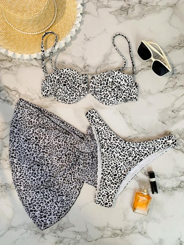 European and American Hot Girl Style Leopard Print Halter Bikini Split Swimsuit Three-Piece Set for Beach Vacation.