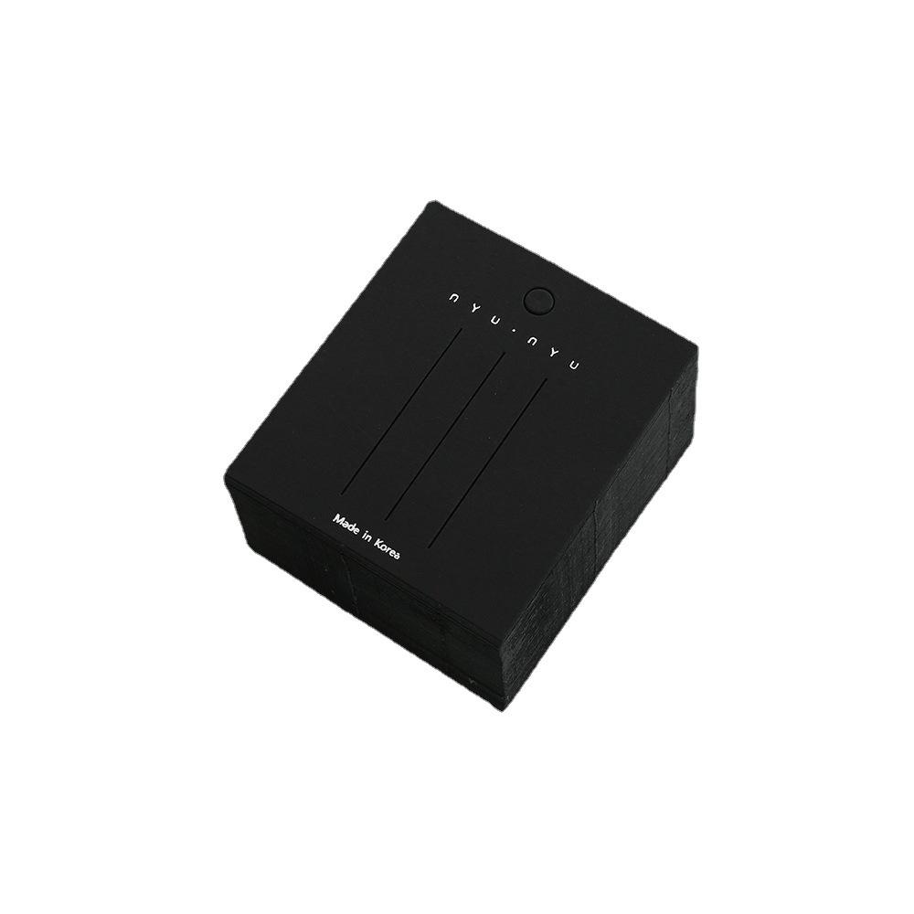 Schwarze Haaraccessoires Karte: Büroklammer, Haargummi, Haarseil, Haarnadelhalter, Schmuckdisplay