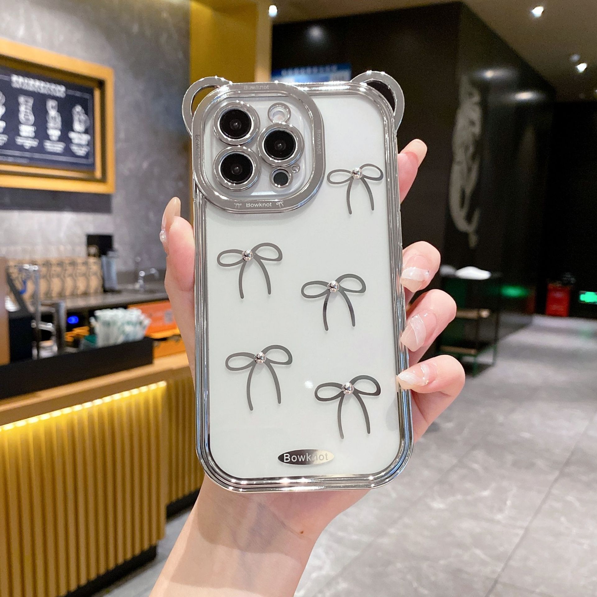 

The Bow Tie Crossbody Lanyard Is Suitable for IPhone15promax Phone Cases. It Features A Simple Apple 14 Electroplated Anti-drop Soft Case Apple 7plus/8plus