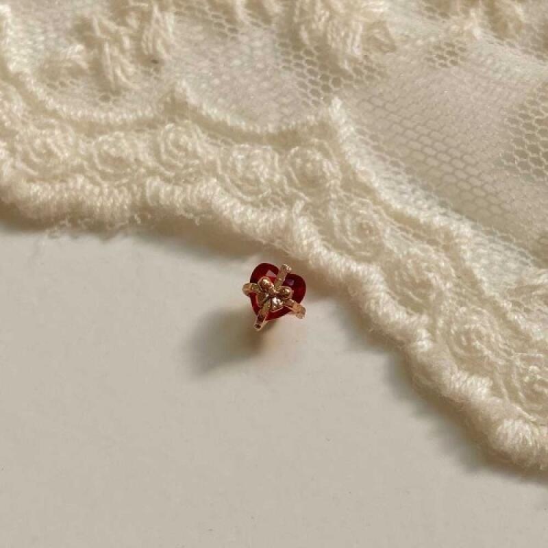 

A gift from my heart - surgical piercing Bar length 6mm (default)