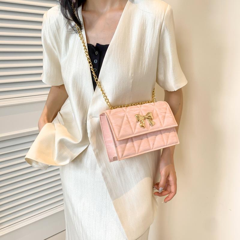 Fashionable Small Fragrance Style Light Luxury Underarm Bag for Women's New Diamond Chain Butterfly Small Square Bag One-shoulder Crossbody Bag