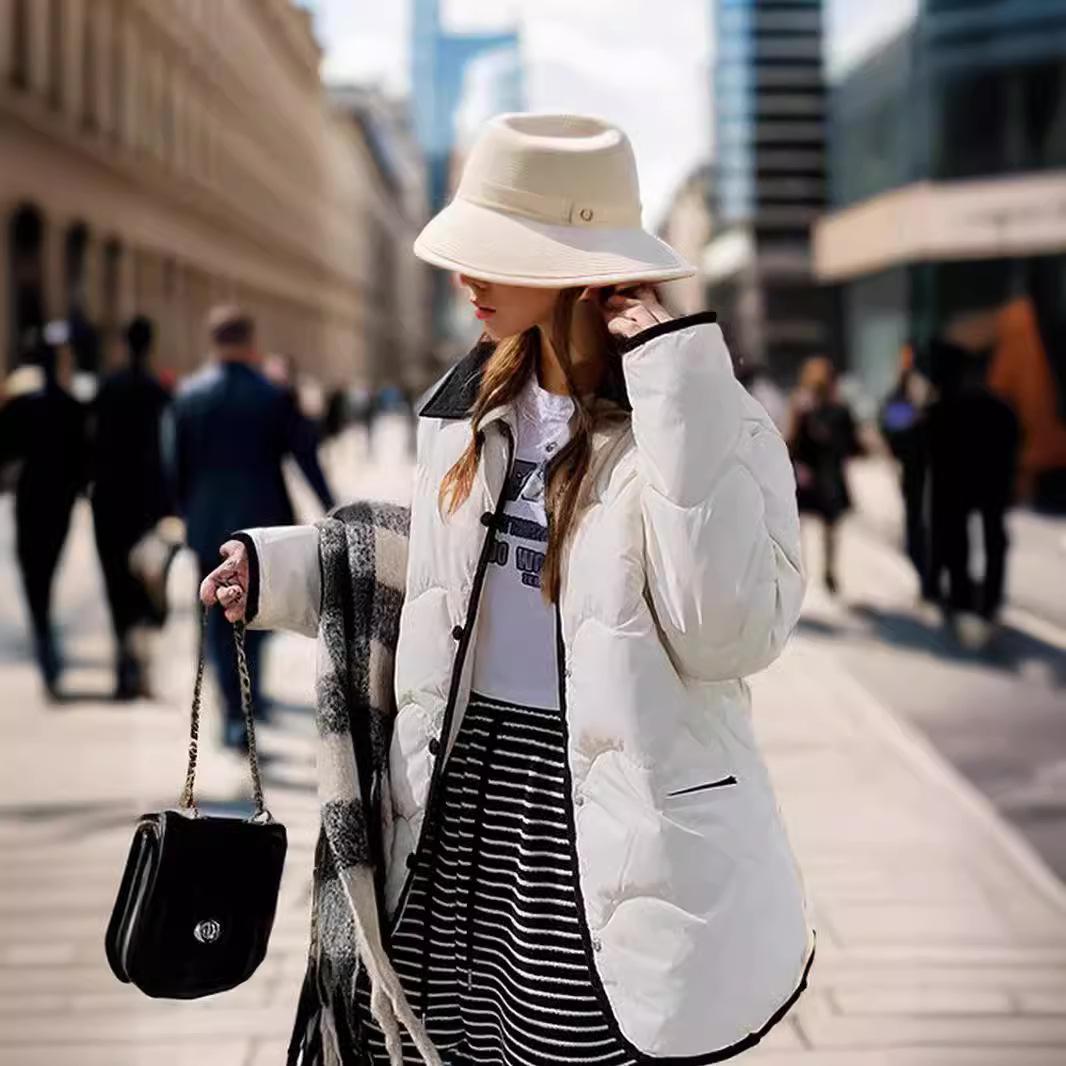 Женская зимняя куртка 2024 года — фото 3