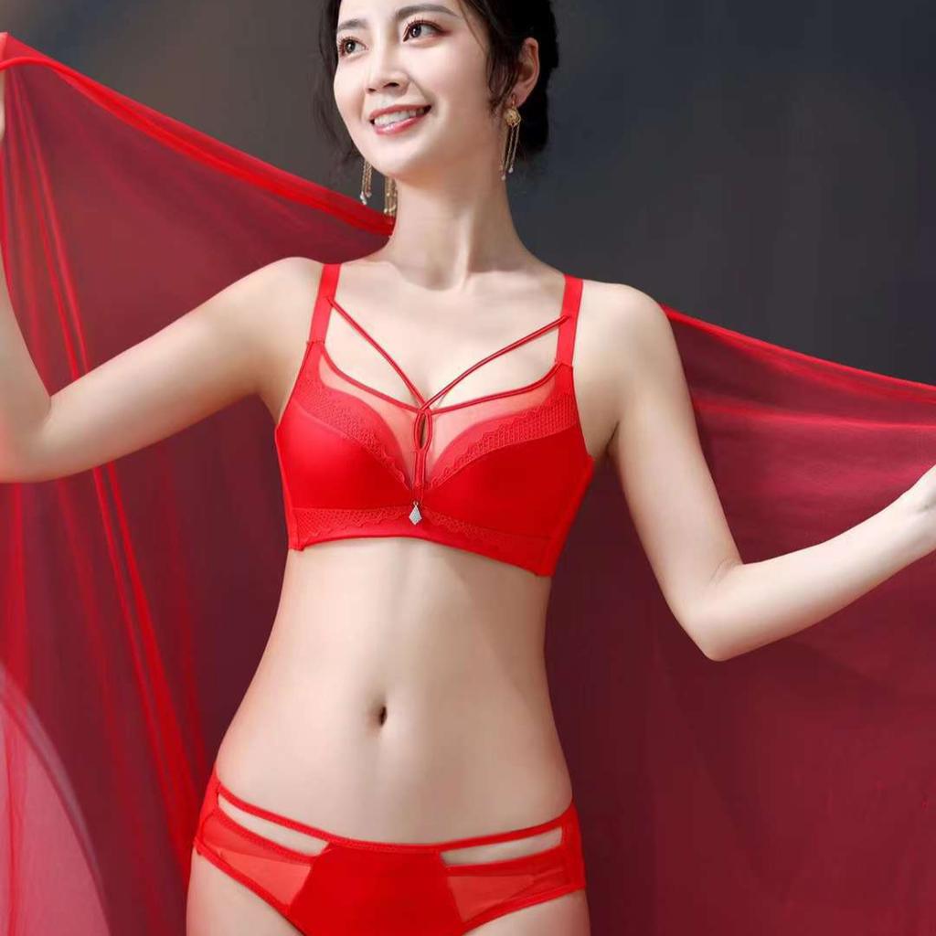 French Style Lingerie Women's Underwire Gathering Bra Adjustable Seamless Sexy Bra