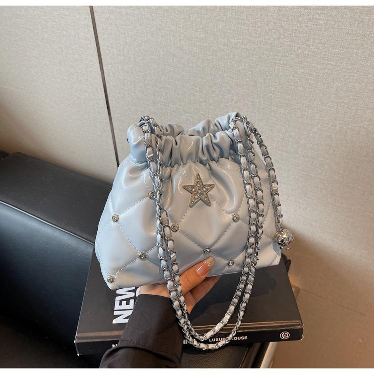 

Нишевая сумка женская новая летняя универсальная сумка-мессенджер с ромбовидной цепочкой, повседневная сумка-ведро синий