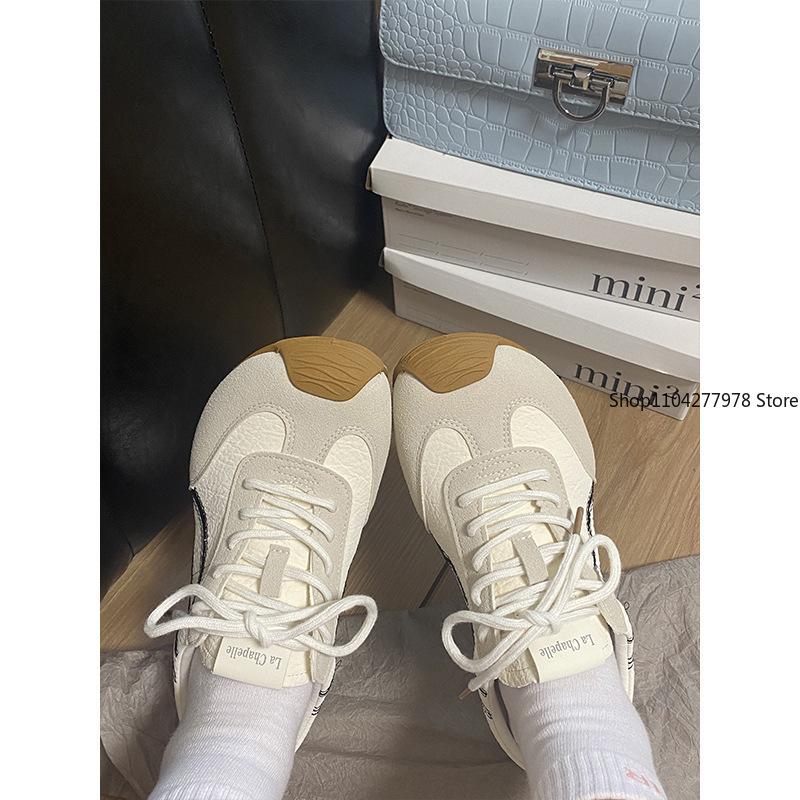 Fashion German Training Shoes Women 2025 New   Leather Women Sneakers Flat Lace-up Retro Large Size Forrest Gump Shoes Women
