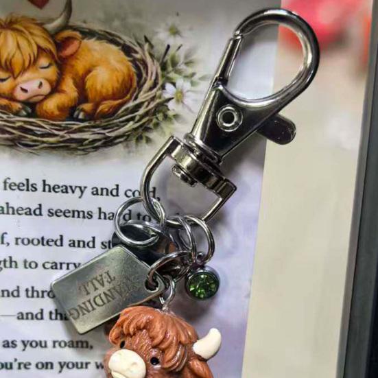 Schlüsselanhänger Anhänger Hochlandrind Schlüsselanhänger 3D Kälbchen Anhänger Schlüsselring mit Geburtsstein Leichtes Inspirierendes Accessoire
