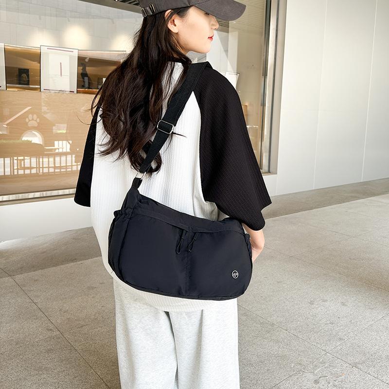 2025 Summer New Foreign Style Simple Texture Large Capacity Bag Fashion Trend Casual Women Shoulder Messenger Bag