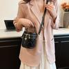 Fashion niche messenger bag texture rhombus portable bucket bag retro versatile small bag women's 2024 summer new