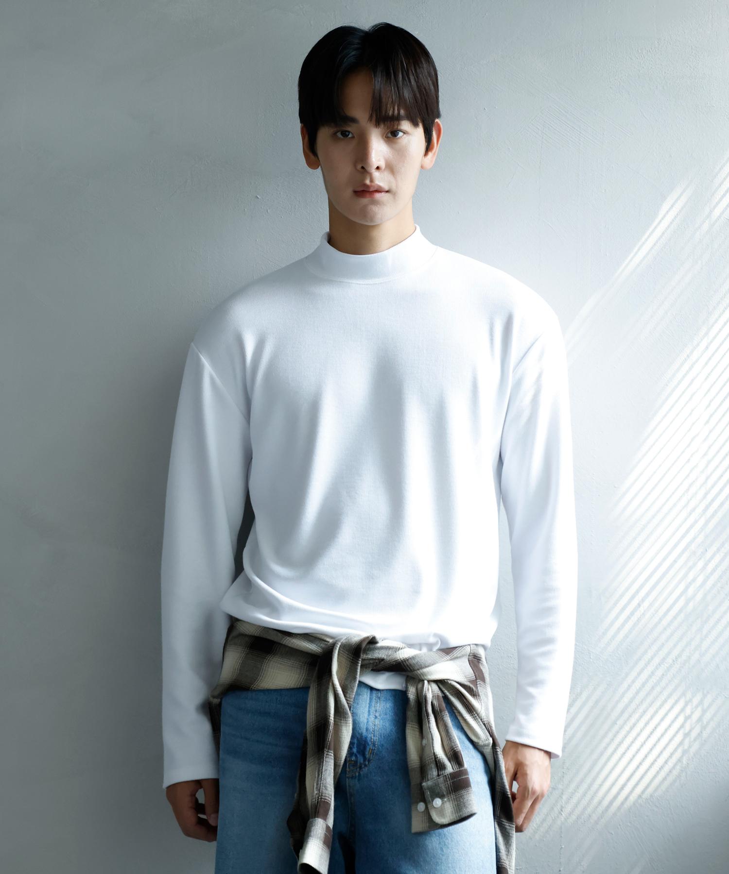 Signature [Choi Jong-Woo X Signature] Mock Neck Knit T-Shirt [White] White/M