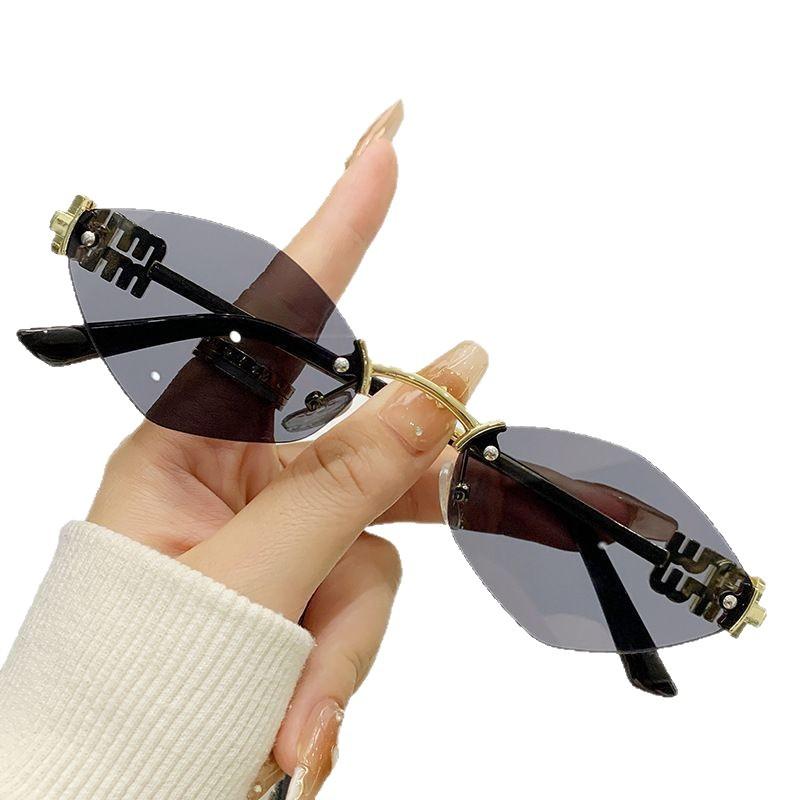 Internet celebrity Y1K sweet cool babes metal frameless sunglasses polygon personalized versatile sunglasses UV protection