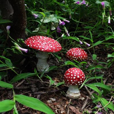 3pcs Artificial Mini Mushroom Model Luminous Garden Stakes Fairy Garden Plant Miniatures Terrarium Yard Signs Decoration
