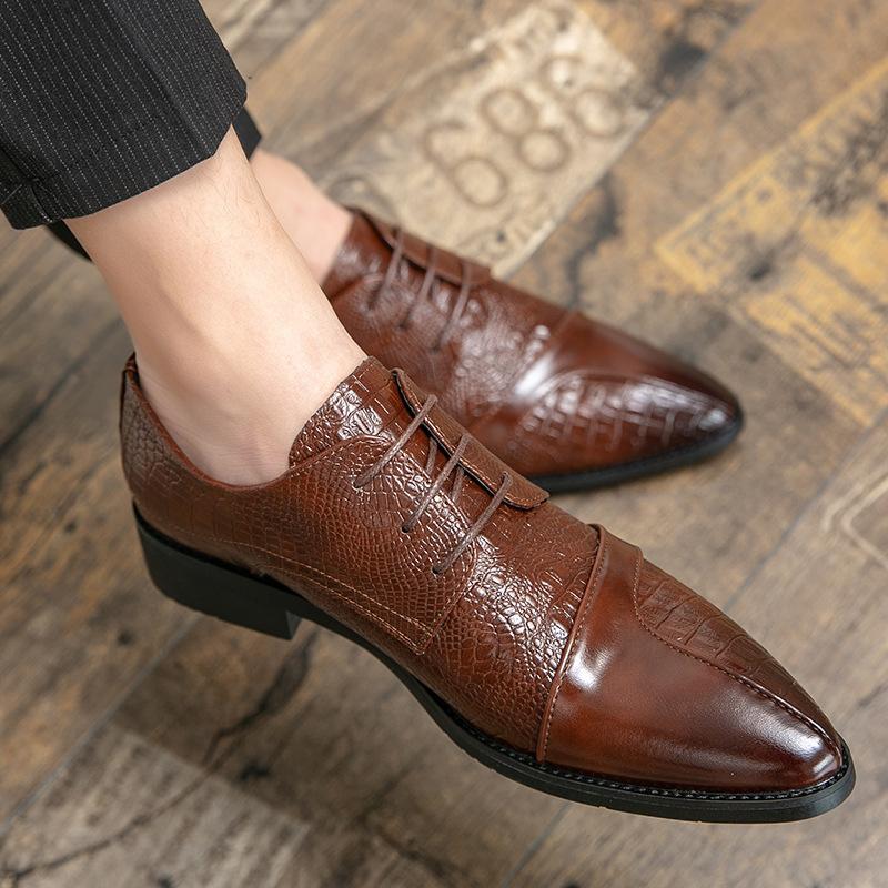 Fashion High Quality Low Heeled Lace Up Brown Chelsea Mens Boots Business Leather Men Designer 2025 Fashion Casual Pointed Cowboy Boots