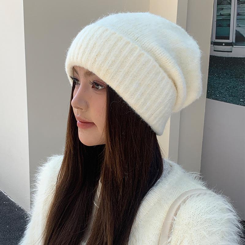 The Large Head Girdle Warm Ear Protecting Knitted Cap Is Fashionable and Versatile Making Your Face Look Good. The Small Woolen Cap Keeps You Warm