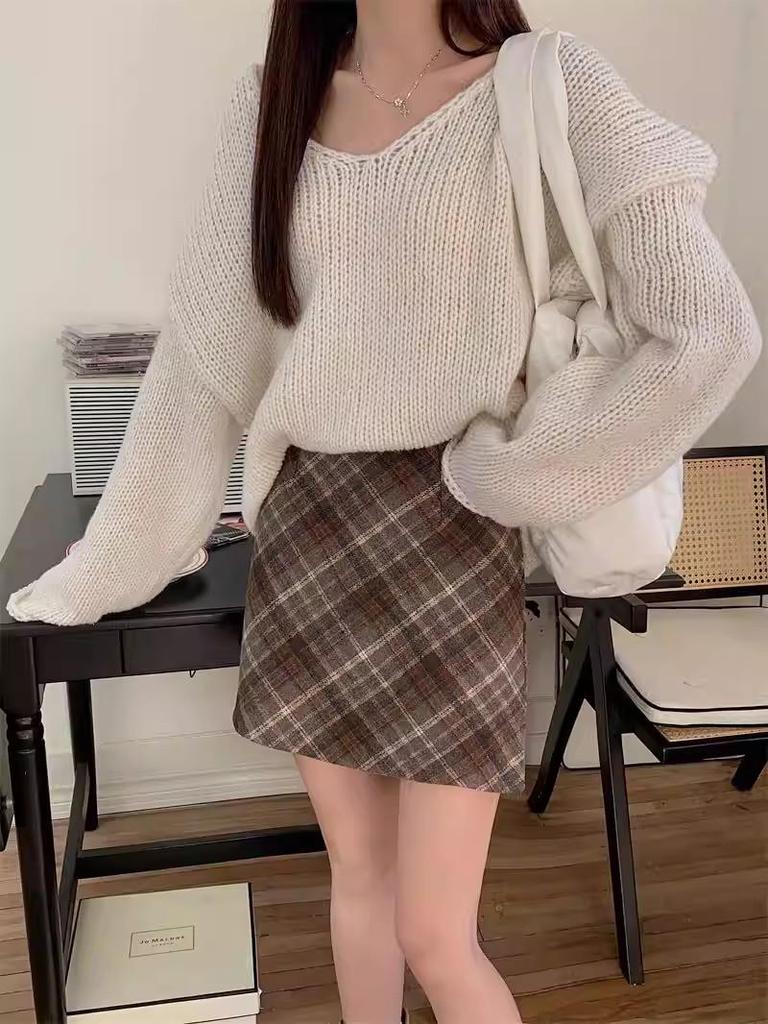 Plus Size Retro Plaid Woolen A-line Skirt - Autumn/Winter Women’s Slimming Hip-hugging Short Skirt