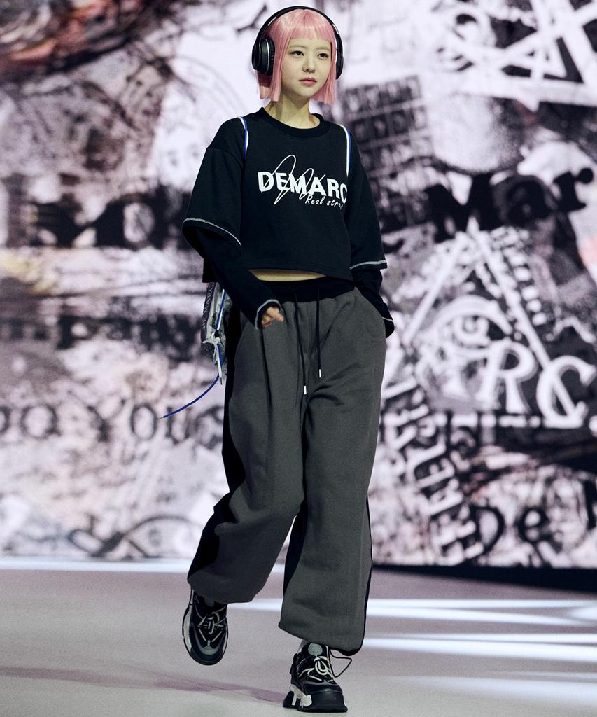 Deumakeu Color Match Side One-Pleat Wide String Pants Charcoal & Black