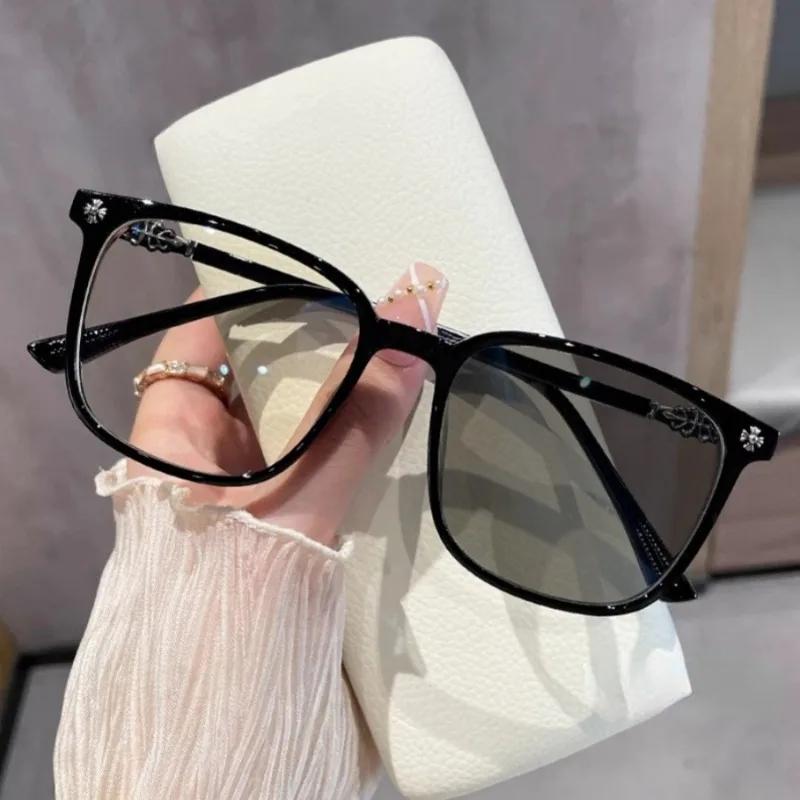 Intelligent Zoom Reading Glasses Fashion Presbyopic Glasses Unisex Transparent Eyewear +100 To +500