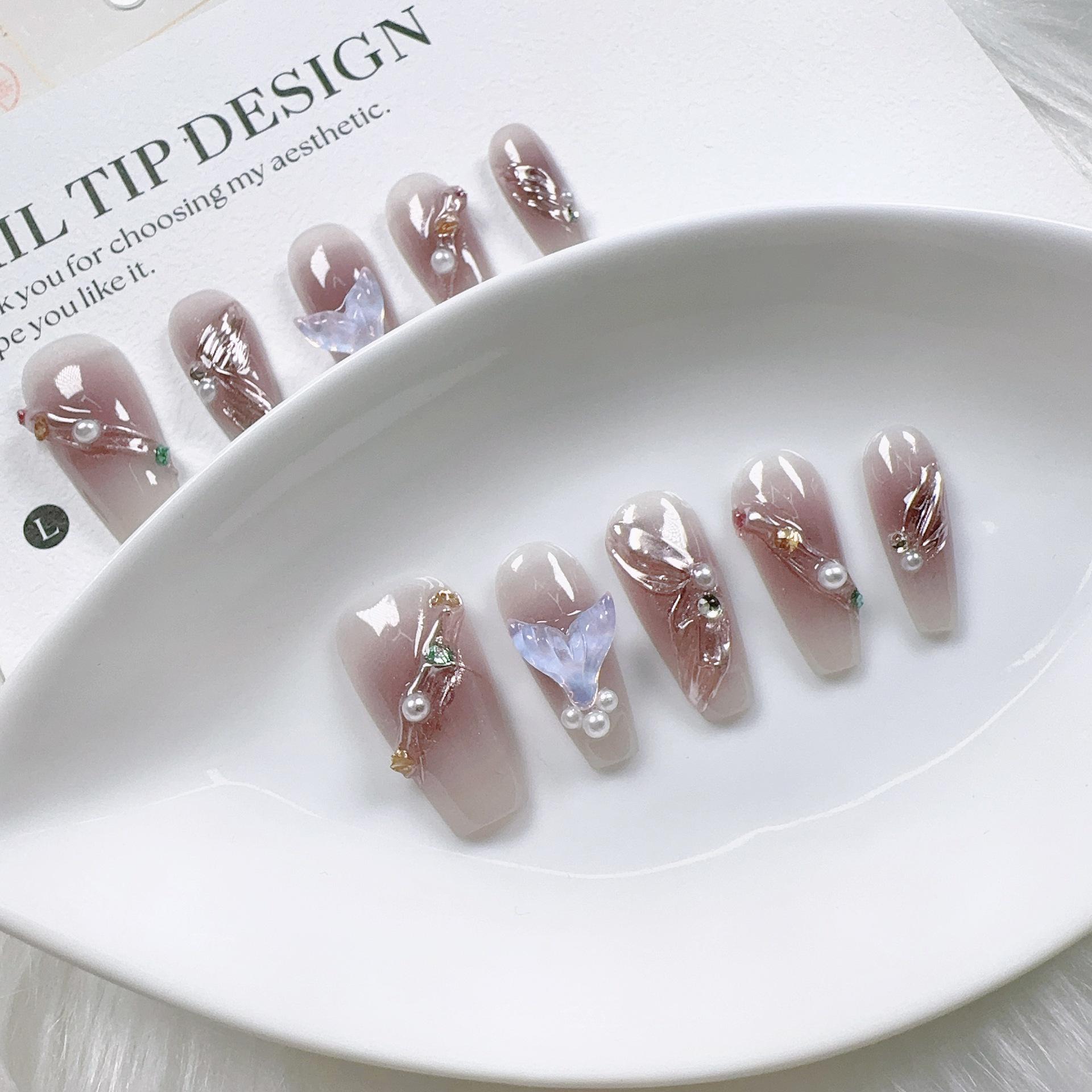 

Handmade Creamy Butterfly Style Manicure: Sweet, Dazzling Fishtail Design Small
