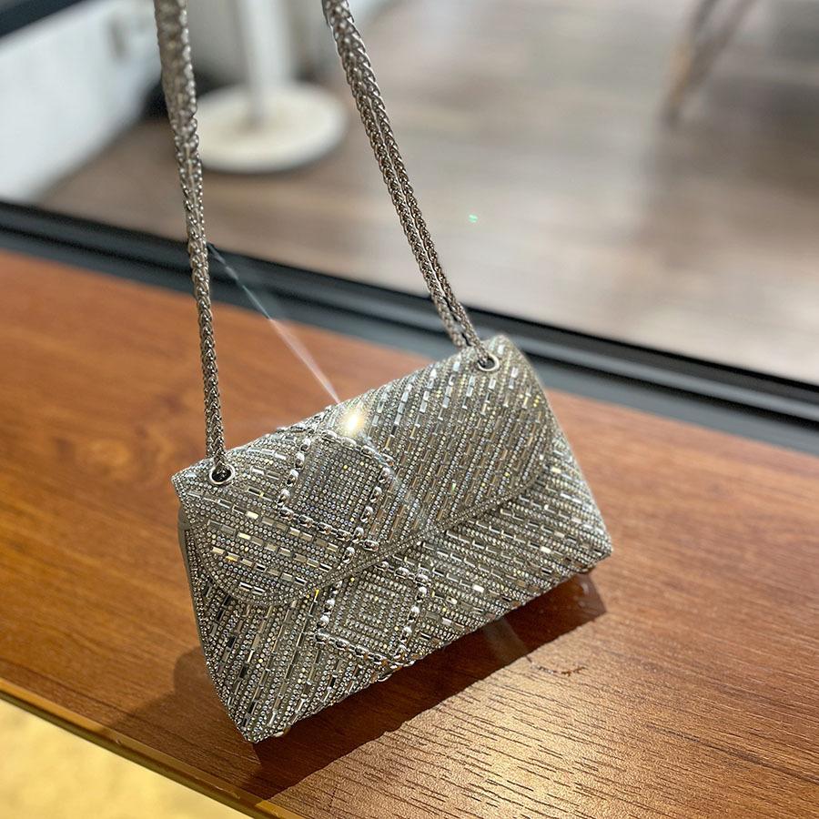 Luxury diamond studded pearl evening bag handbag paired with formal dress diagonal cross bag chain single shoulder bag
