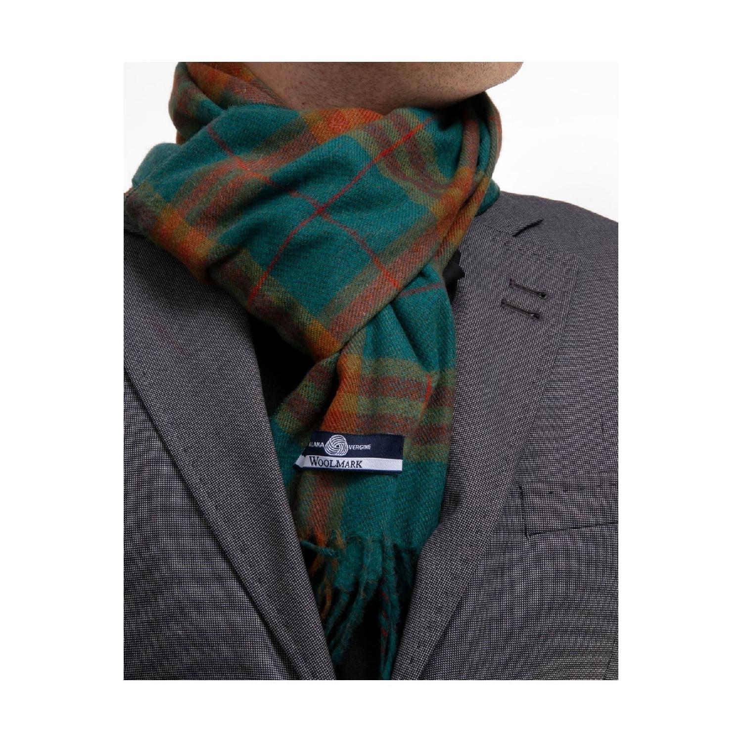 

Зеленый шерстяной шарф в клетку унисекс