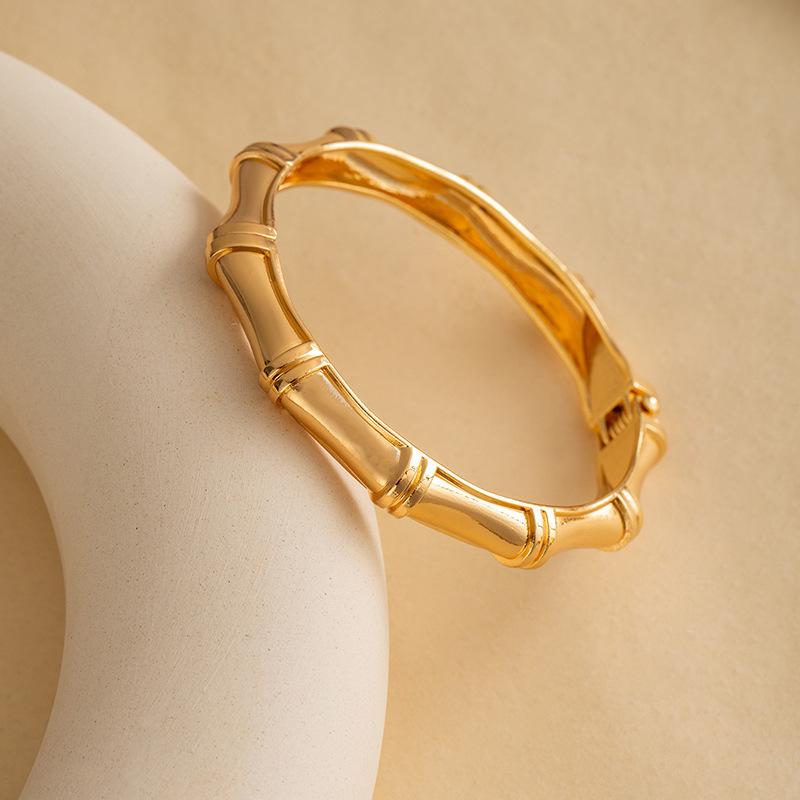 

Earrings Hug Bracelet Minimalist Cold Wind Irregular Personality Cool Glossy Open Bracelet